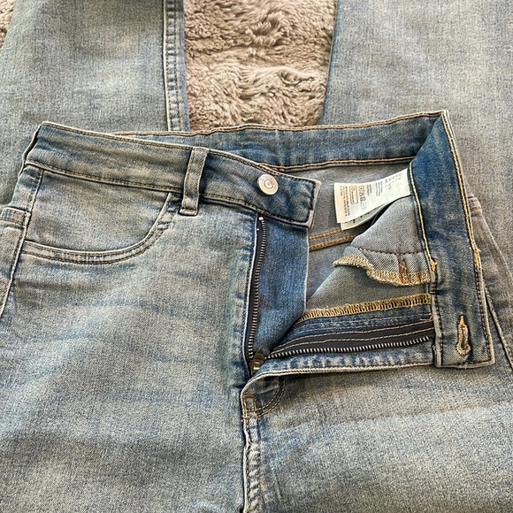 H&M High Waisted Jeans - Picture 3 of 5